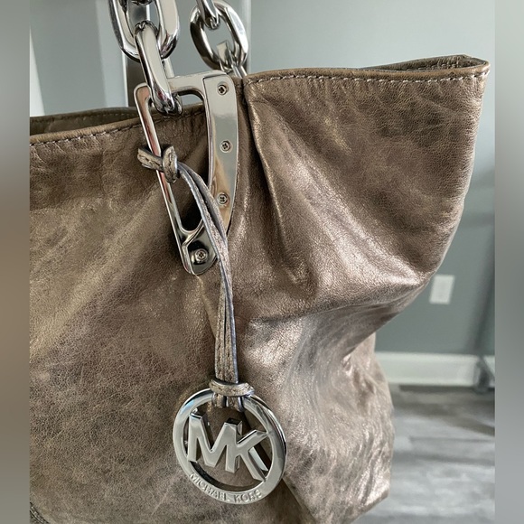 COPY - MICHAEL KORS GOLD METALLIC HANDBAG - Picture 2 of 6